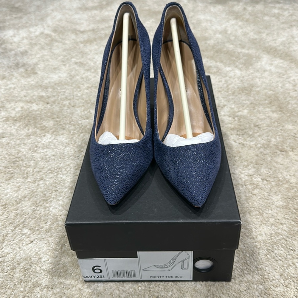 Banana Republic navy shoes block heels